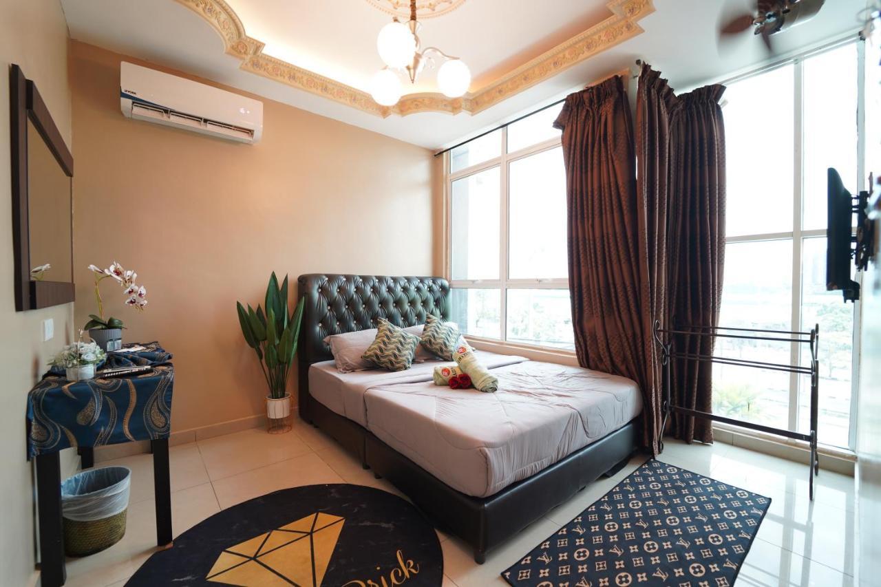 Ghazrin'S Classic Hotel Jb Джохор Бахру Екстериор снимка
